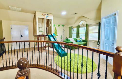 Luxury 5BR Retreat, Kid's Playroom! Near Lake Hubbard, Vineyard Views - Foto 3