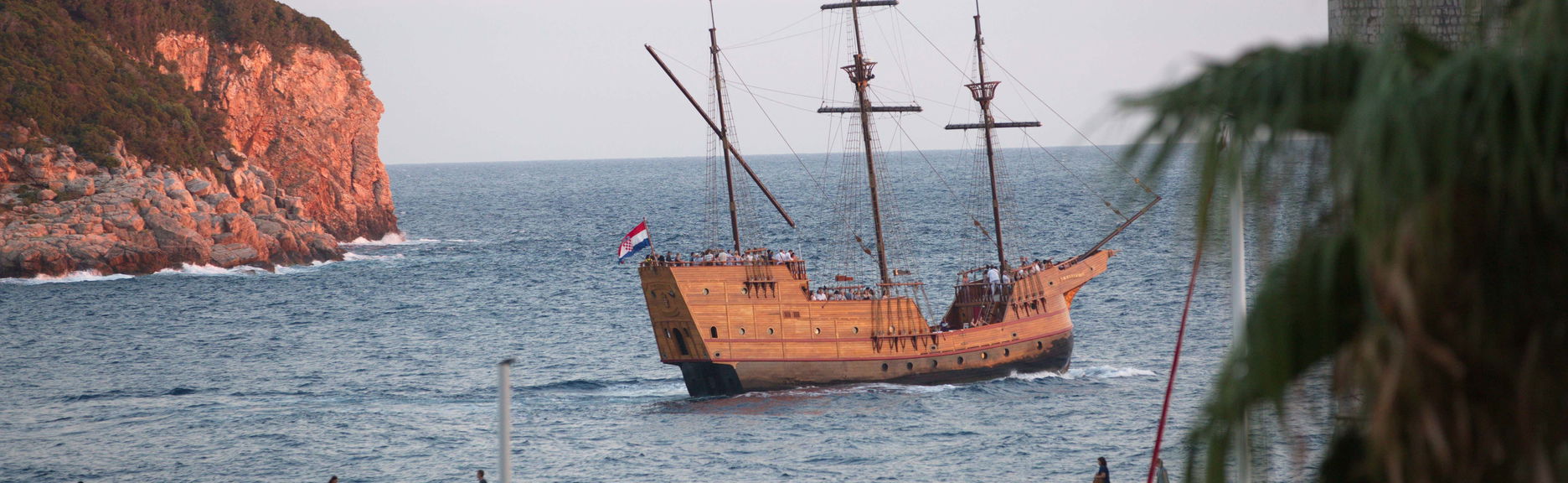 Crucero con espectáculo al atardecer por Dubrovnik