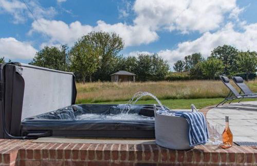 The Old Cherry Barn - Luxury barn conversion - Photo 10