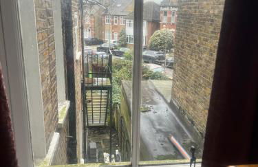 Quiet apartment 1 or 2 bedrooms Local Bus Train Tube - Foto 5