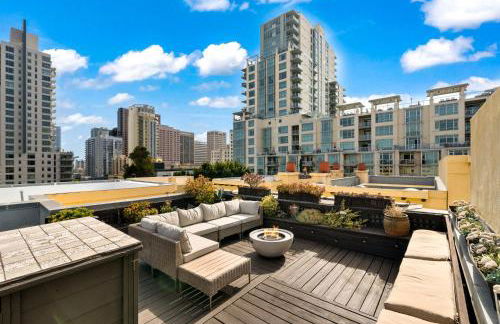 City Lights and Rooftop Nights by Rather Be Properties - Foto 56