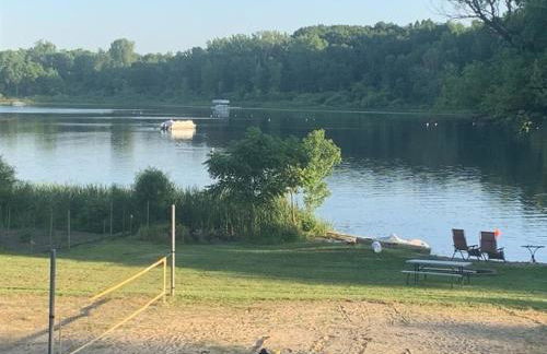 Lakefront Fishing With Hot Tub and Kayaks - Foto 7