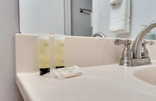 2 BDR with Free Parking! 2M to Broadway! - Foto 22