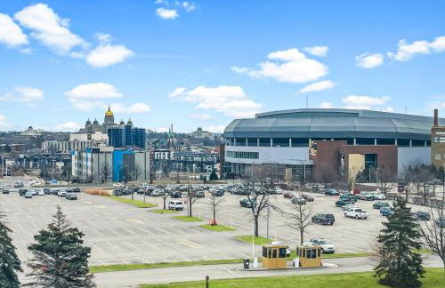 HUGE 2BR Apt Next to Wells Fargo -FREEParking! - Foto 9