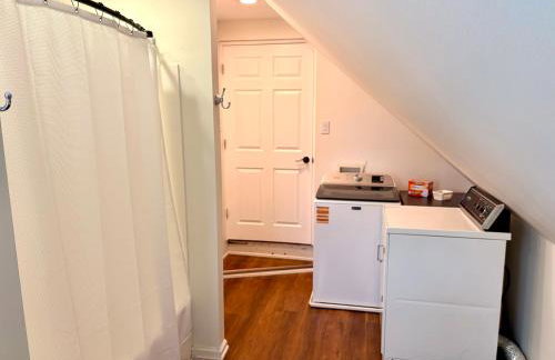 Historic Townhome by Mass Ave - Explore and Unwind - Foto 13