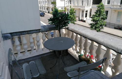 Warwick Square - Photo 20