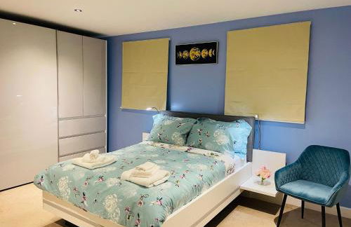 Cheerful 2-bed townhouse in Wakefield with parking - Foto 5