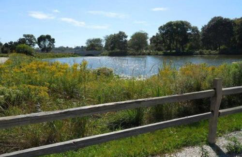 New updated Apt Half A Mile to Downtown Libertyville - Foto 22