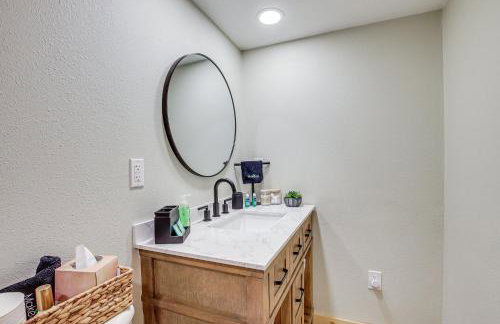 Versatile Castle Rock Lake Home with Fire Pit! - Foto 28