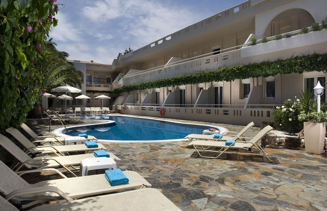 Axos Hotel - Photo 22