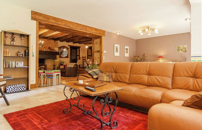 Spacious Farmhouse With Private Heated Pool in a Rustic Garden - Foto 25