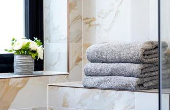 New, modern 4 bed, 3 bath house ,free parking - Foto 24