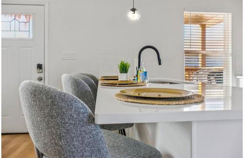 Your Inner-City Sanctuary: 3BR2BA Near Riverwalk - Foto 11