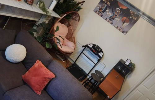 Glams Victoria apartment - Photo 10