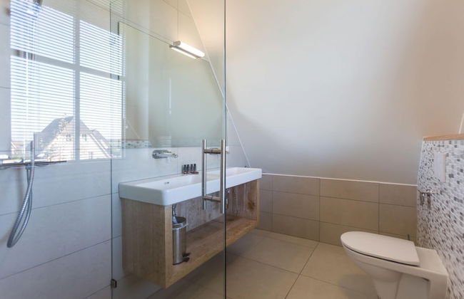 Stylish Villa by the Water - Foto 10