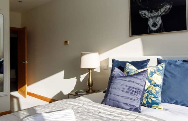 Serene Riverside 6BR Luxury Retreat in Curdridge - Photo 31