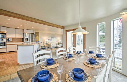 Unique Port Ludlow Home with 3 Decks and Hot Tub! - Foto 17