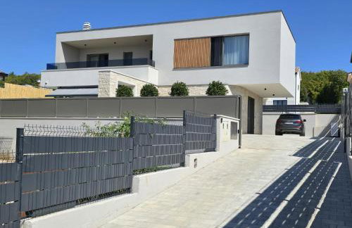 Villa Magnolia - Photo 1