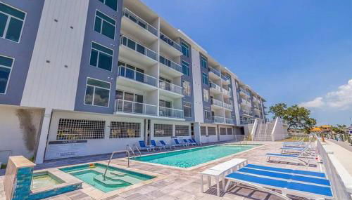 Luxury Waterfront Penthouse with Amenities and Services - Foto 4