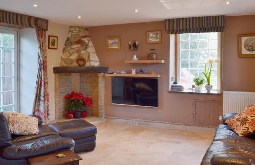 Brixton Barn - Photo 2