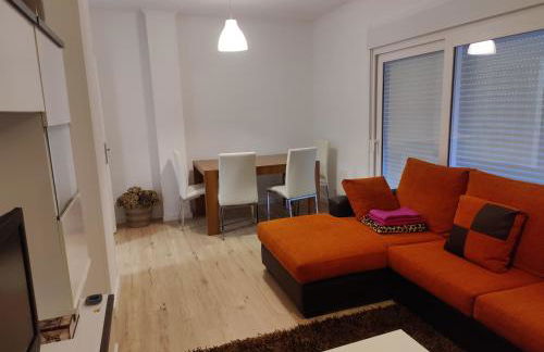 Ático espacioso en zona céntrica - Foto 8