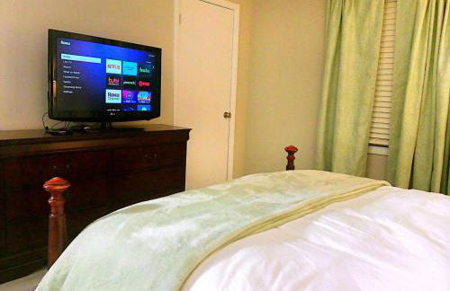 Liberty Towne Spring Lake - Fayetteville near I-95 & Ft Bragg - Perfect for short or long-term stays - Prem Wifi - Foto 10