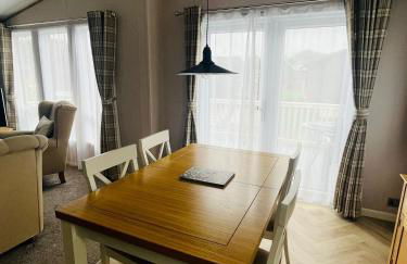 Eastgate Lodge with Hot Tub - Foto 5