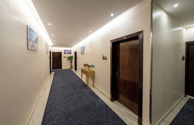 Al Qasr Hotel Suites - Al Iskan District - Photo 13