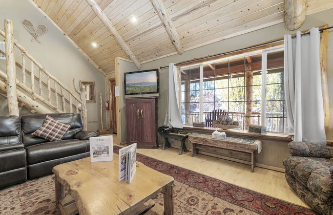 Abe's Cool Cabin - Nice luxury home with a game room, hot tub, and pool table - Foto 33