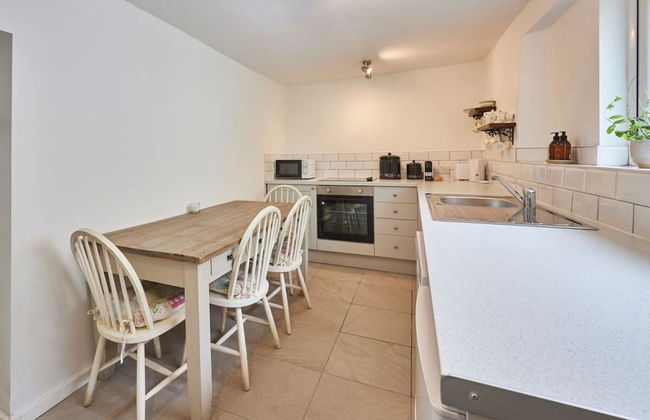 Host Stay Daisy s Cottage - Photo 15