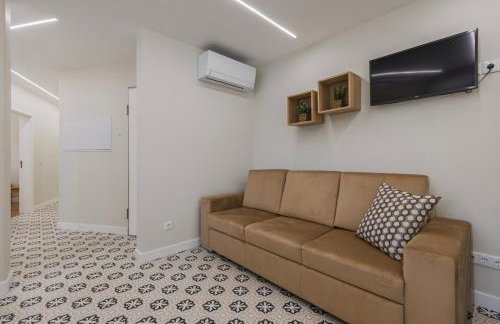 Modern 2BR Apt with Patio & AC - 0E - Foto 13