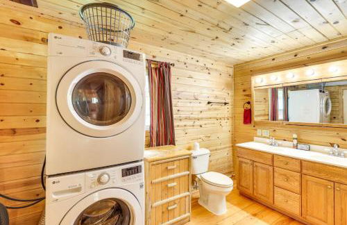 Wraparound Deck and Grill Deadwood Cabin - Foto 16