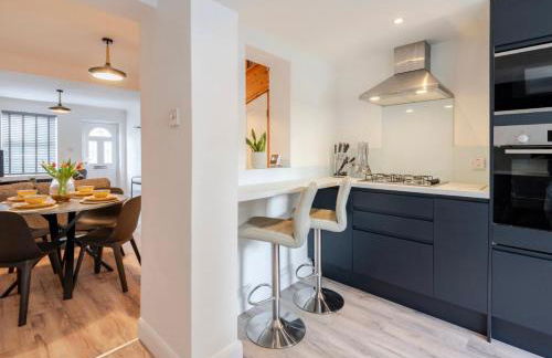 Modern 2 Bed House in Rainham, Kent - Central Location - Foto 2