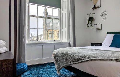 Sterling Stylish 2 bedroom Central Modern Apartment - Photo 1