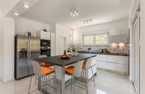 Luxury villa with a swimming pool Tugare, Omis - 20067 - Foto 53