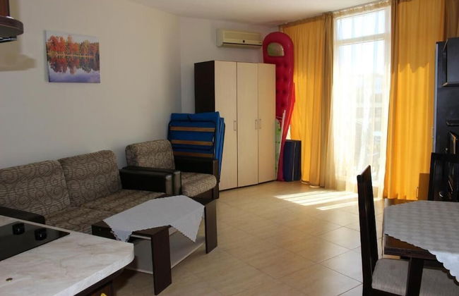 Aheloy Palace Apartments - Photo 6