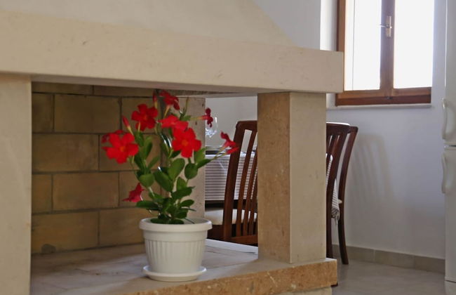 Adorable Stone House With Terrace Near the Beach - Foto 17