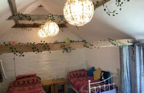 The Eclectic Coach House - Photo 4