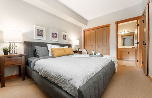 SPACIOUS 3-Br Luxury Condo | HEATED Pool + 3 Hot Tubs | Pool Table | Hm Theatre - Photo 1