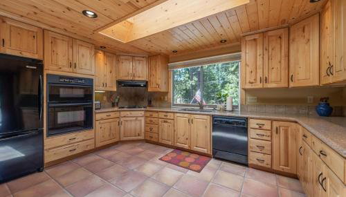 Chamberland retreat-Hot Tub, Pool Table, Movie & Ski - Foto 3