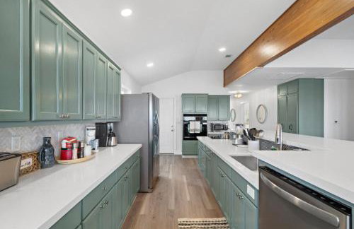 Bayfront Home with Private Pool, Pier, and Firepit - Foto 48