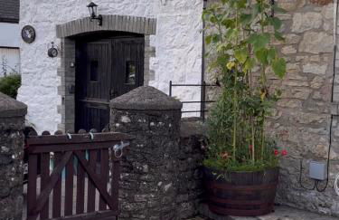 Old Nursery - Photo 3