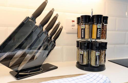 large 2 bed central apartment with balcony and private parking - Foto 31