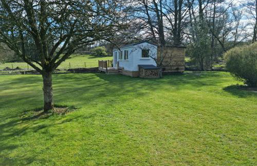 Riverside Cabin - Sleeps 2 - Hottub - Parking - Foto 66