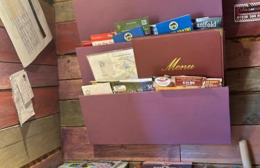 Rhodes To Serenity - Showmans Van - Foto 15