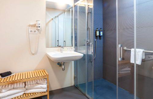 Suites Viena Plaza de España - Photo 68