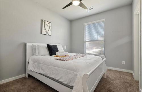 The Aubrey Escape with Fenced Backyard - Foto 45