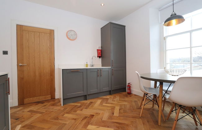 Dollar Apartments at 41 - Photo 10