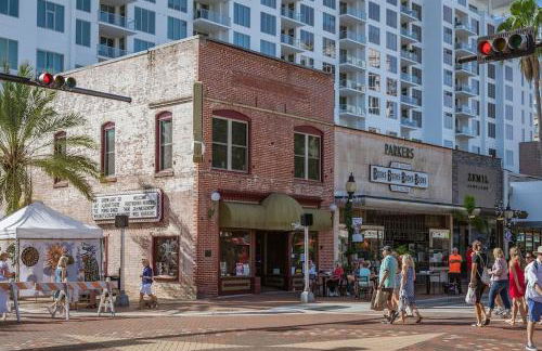 Beautiful Home - Oasis Backyard with Heat Pool - Foto 56