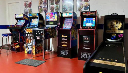 3 Bed Pool Home With Video Arcade Games 3 Bedroom Home by RedAwning - Foto 2, Game Room